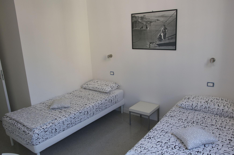 Bedroom 4, Casa Maria, Salerno