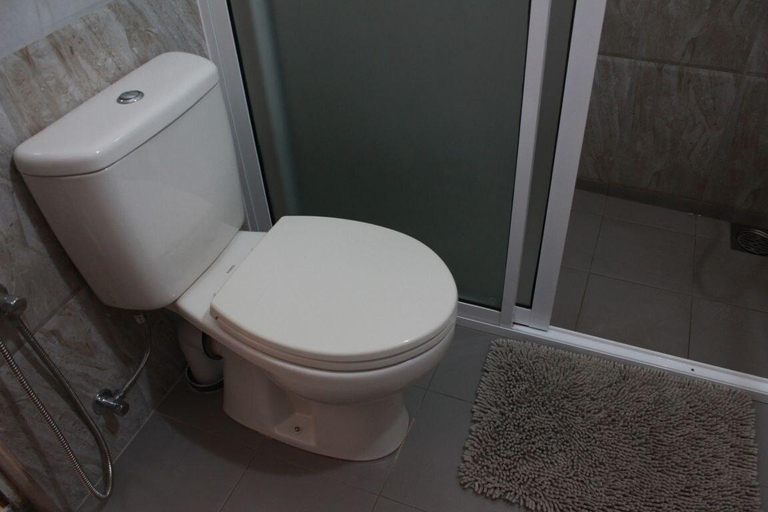 Bathroom 4, Kandy Hills Resort, K.F.G. & G. Korale