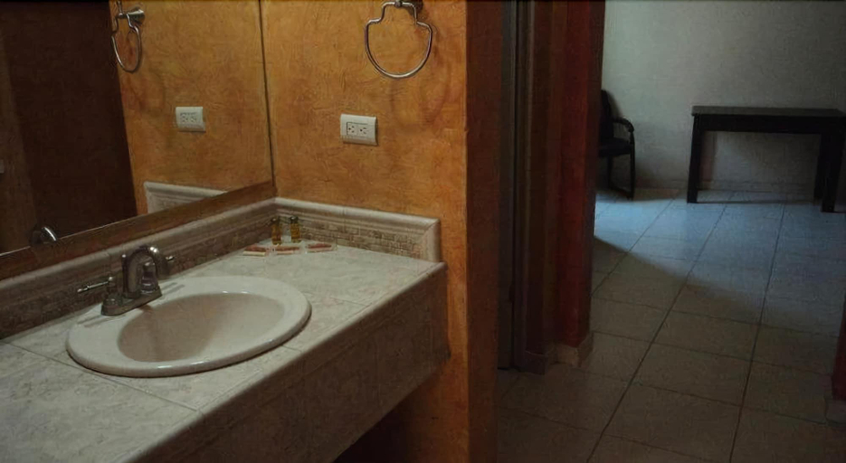 Bathroom, Hotel California, Navojoa