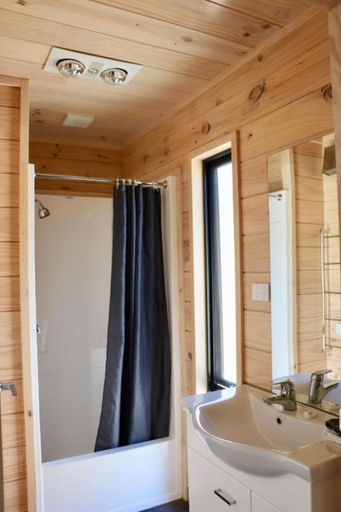 Bathroom 4, Lake Tekapo Motels & Holiday Park, Mackenzie