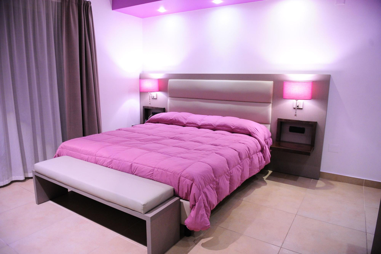 Bedroom 4, Chez Le Sourire, Salerno