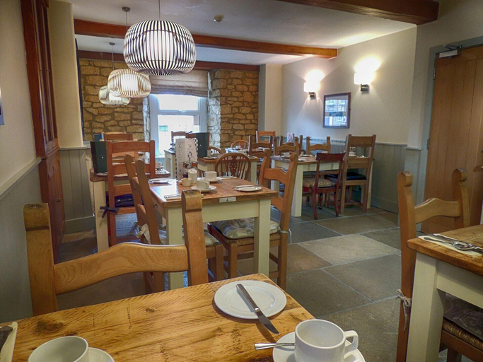 Food & Drinks 5, The Lansdowne, Gloucestershire