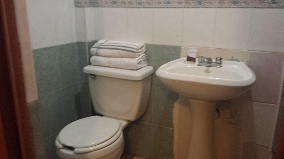 Bathroom, Hotel Suiza, Tijuana
