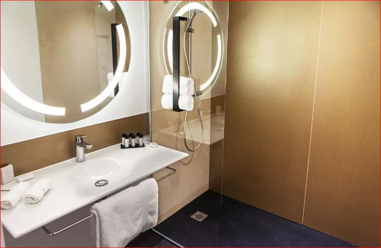Bathroom 5, Kyriad Prestige Amiens - Poulainville Spa, Somme