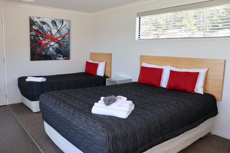 Bedroom 3, Lake Tekapo Motels & Holiday Park, Mackenzie