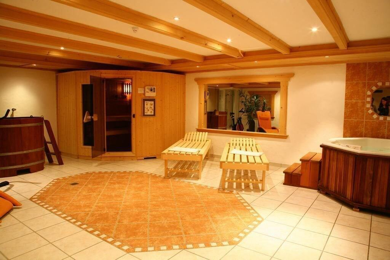 Public Area 3, Boutique Hotel Alpenrose, Saanen