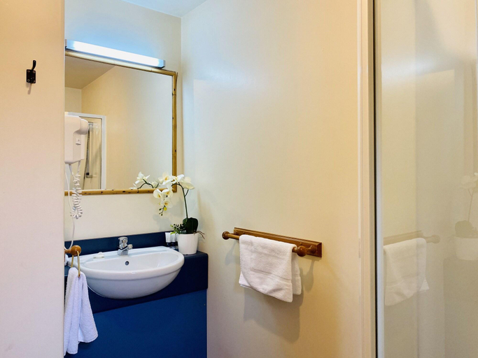 Bathroom 4, Pacific Harbour Lodge, Thames-Coromandel