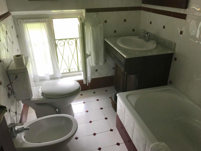 Bathroom 4, Posada Valle De Guriezo, Cantabria