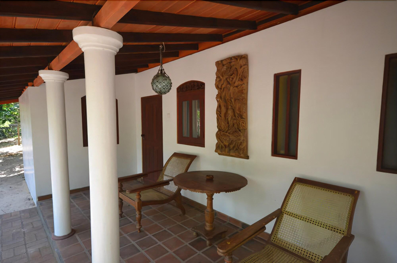 Bedroom 2, The Waves Beach Chalets, Tangalle