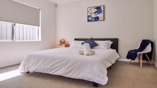 Cozy & Central Apt at Garden City - Free WiFi, Melville