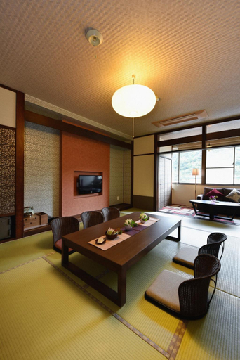 Others 3, Hamachiyokan, Ise