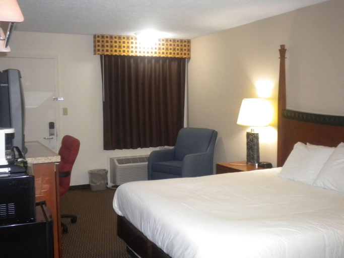 Bedroom 5, Dunes Inn Michigan City Hotel, LaPorte