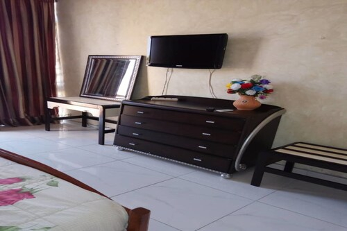 Hôtel Ran, Gbeke
