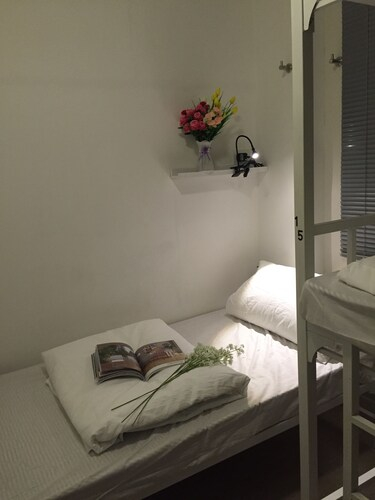 Apple Hotel (Sai Ying Pun), Central and Western