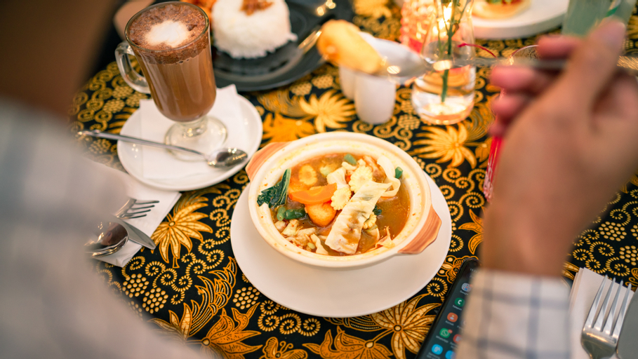 Food & Drinks 12
