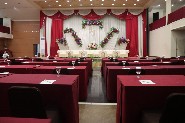 Business Facilities 18