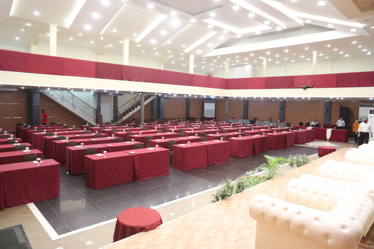 Business Facilities 17