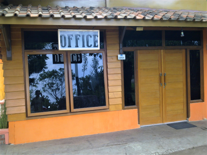 Public Area 5, Villa Manis Lembang 3BR 12-Persons, Bandung