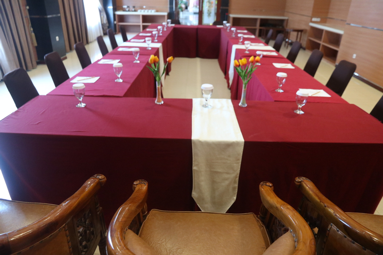 Business Facilities 16