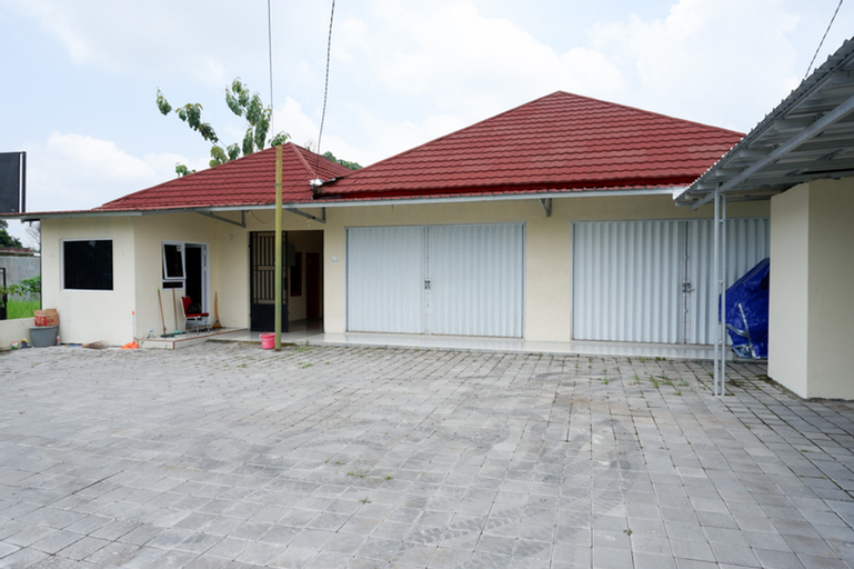 Exterior & Views 2, RedDoorz near Sleman City Hall 3, Sleman