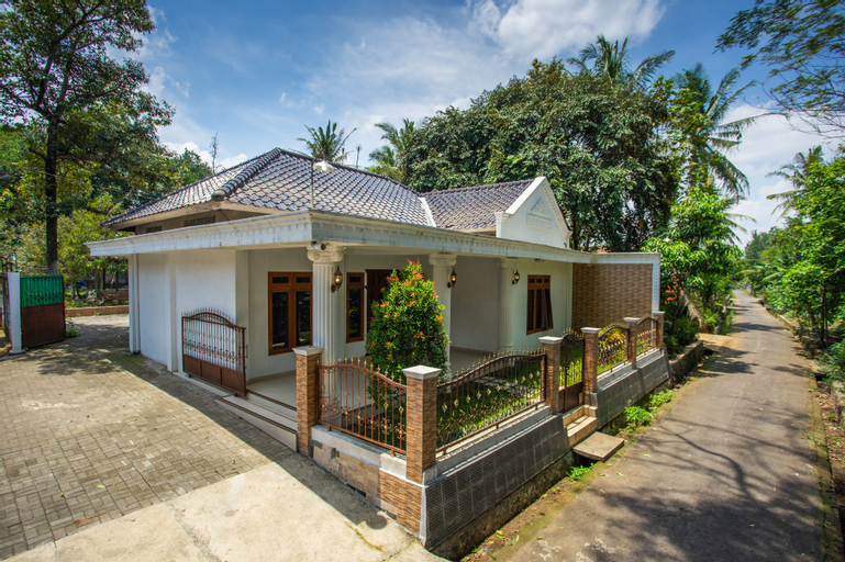 Omah Etam Villa, Magelang
