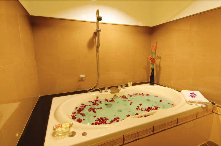 Bathroom, Westerngrand Hotel Ratchaburi, Muang Ratchaburi