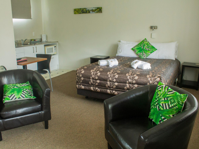 Public Area, Palm Motel Waihi, Hauraki