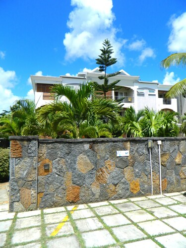 ARIEL BEACH VILLA*,