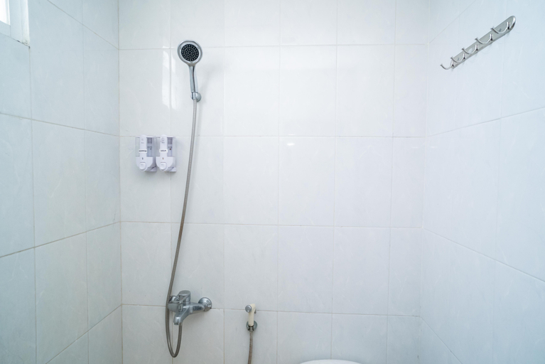 Bathroom 4, Living Kost Syariah @ Alam Sutera RedPartner, Tangerang