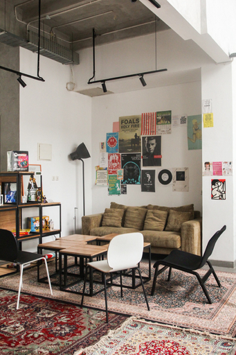 Others 4, Tengah Tengah By NamRoom, South Jakarta