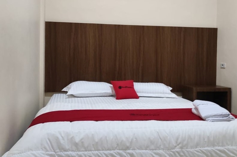 RedDoorz Plus near Ramayana Pematangsiantar, Pematangsiantar