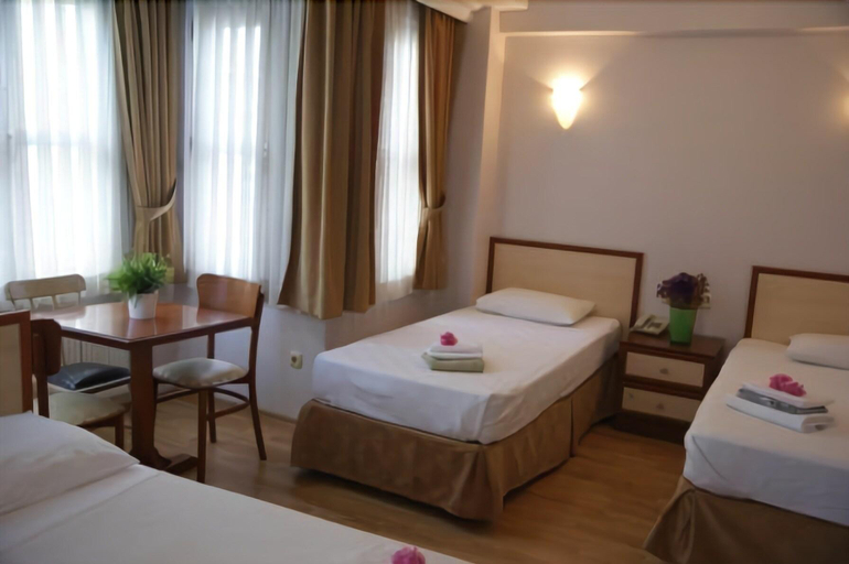 Bedroom 3, Hotel Nova, Kadıköy
