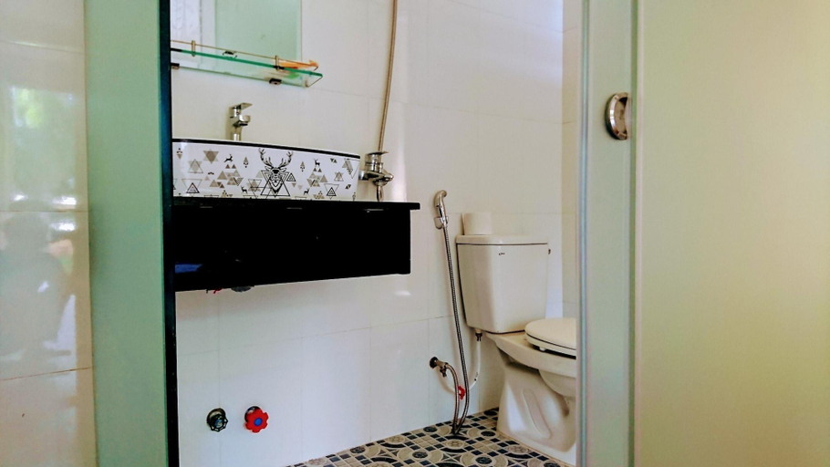 Bathroom, Mui Ne Alena Bungalow Hotel, Phan Thiết