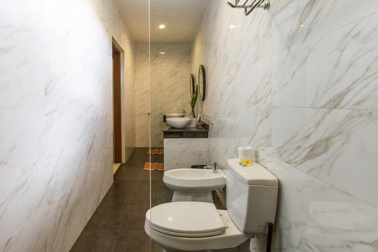 Bathroom 17