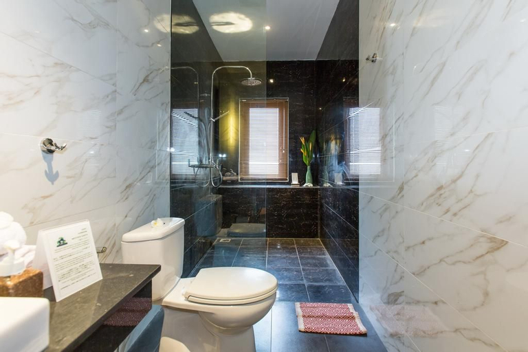 Bathroom 11