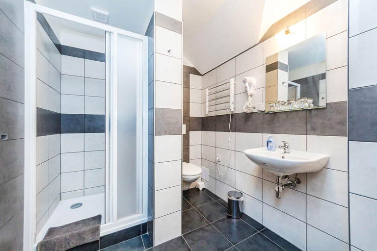 Bathroom 4, Nová Hospoda - Hotel & Restaurant, Praha 5