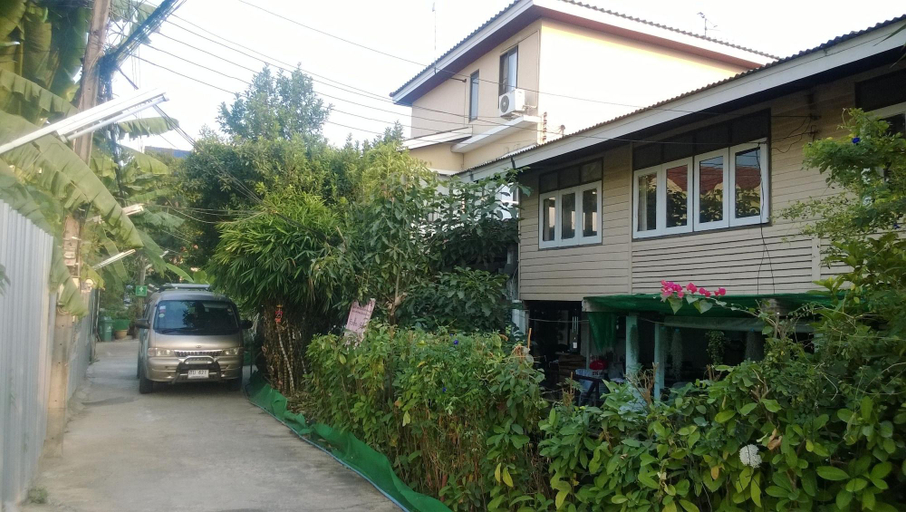 Exterior & Views 2, Phurahong Homestay, Bang Khen