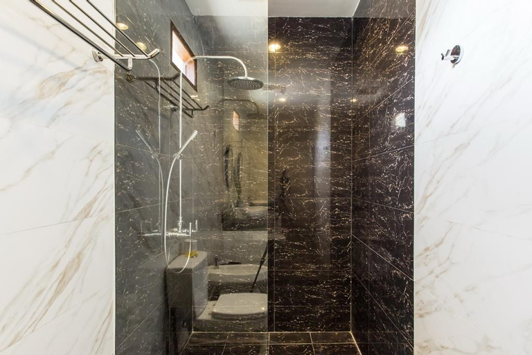Bathroom 30