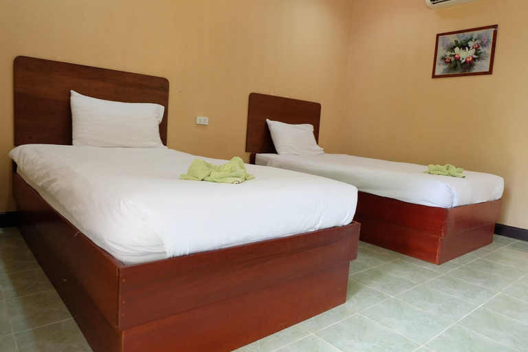 Bedroom 5, Big Tree Resort, Mueang Kamphaeng Phet