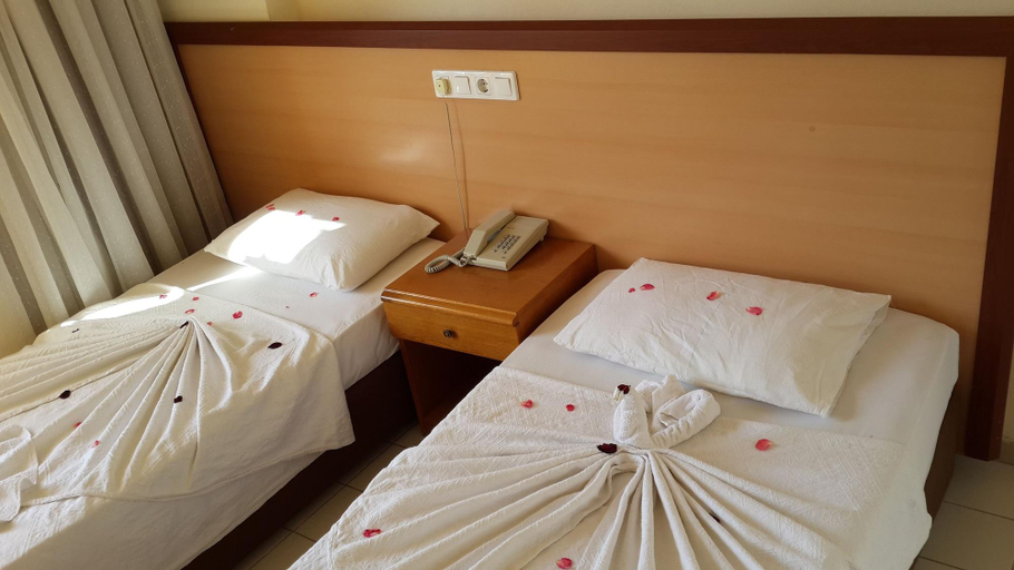 Bedroom 2, Caner Hotel, Kemer
