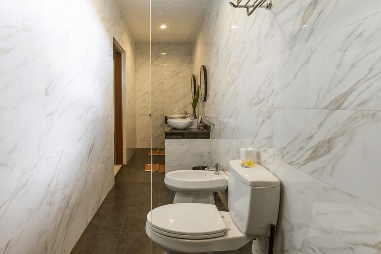 Bathroom 21