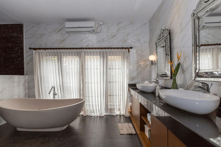 Bathroom 8