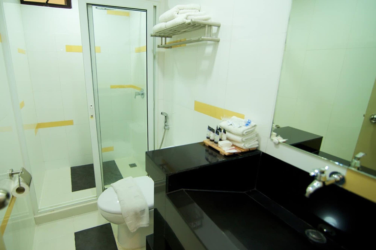 Bathroom 4, Baguio LeFern Hotel, Baguio City