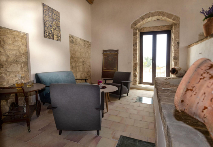 Public Area 2, Kapuhala Sicily, Syracuse