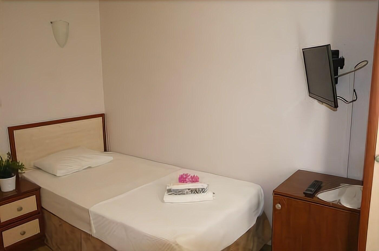 Bedroom 4, Hotel Nova, Kadıköy