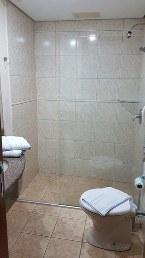 Bathroom 4, De Rose Praia Hotel, Torres