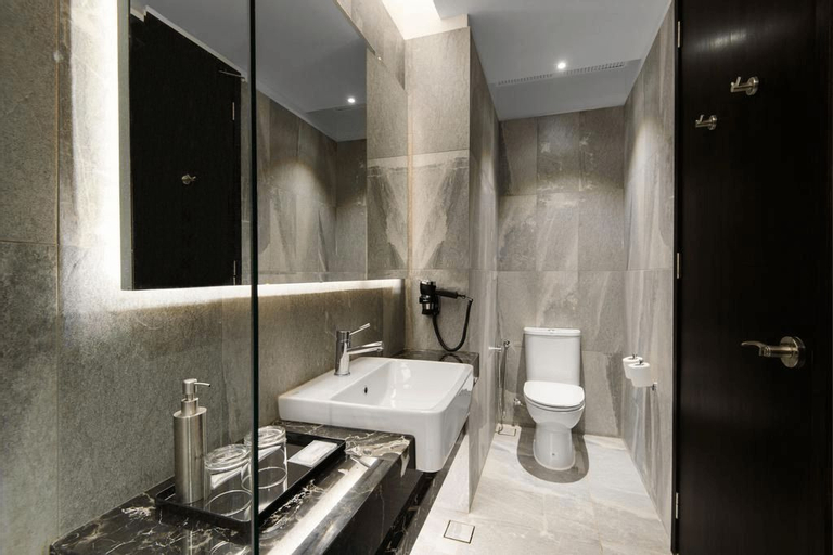 Bathroom 14