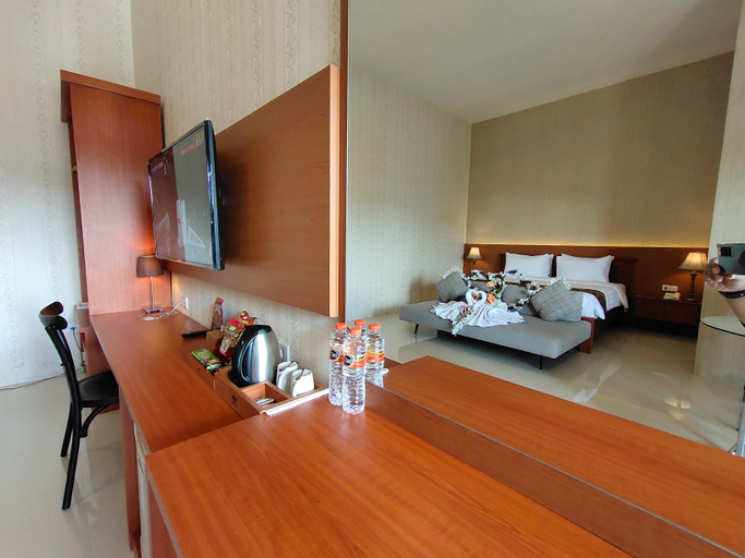 Others 5, Dreamland Hotel And Lounge, Bondowoso