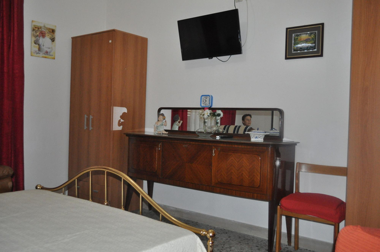 Bedroom 2, Victoria B&B, Catania
