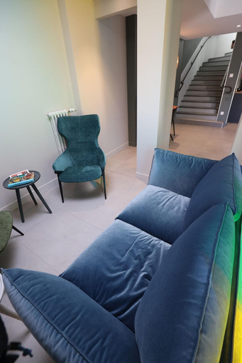 Public Area 2, Hôtel  la Capelle, Aveyron